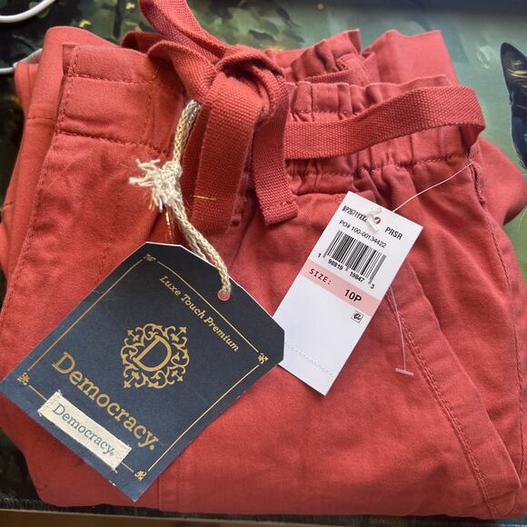 Democracy Skyrise Relaxed Straight Leg Pant With Belt Size 10P In Red $79 - Picture 3 of 4